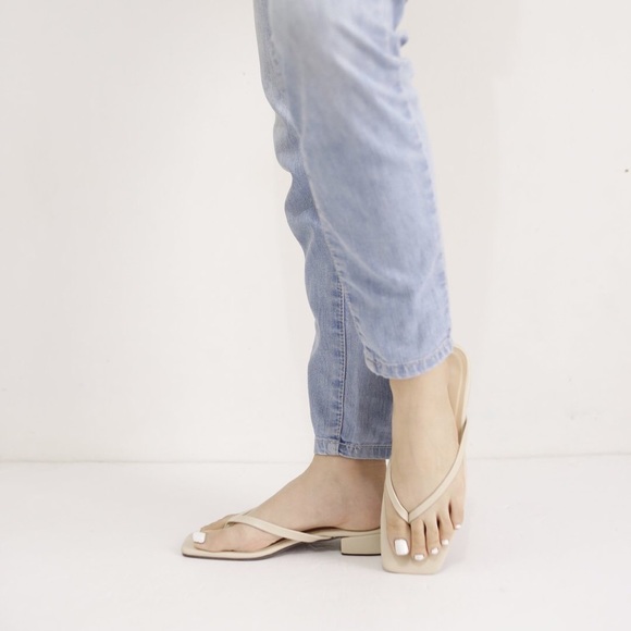 Mia Low Heels - Picture 1 of 4